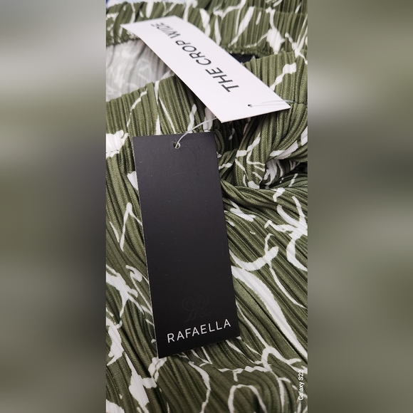 NWT 3X Olivine colored Rafella sportswear flowing capris - Picture 6 of 6